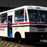 Železničné autobusy na Kube premávajú aj dnes. Kubánci si ich vyrábajú sami