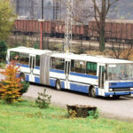 Karosa C 744 – kĺbový autobus československej výroby mal vyriešiť problémy s náhradnými dielmi pre Ikarusy 280