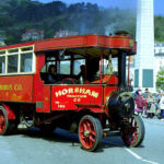 Parné autobusy- hlučné, nepríjemné, dymiace beštie…